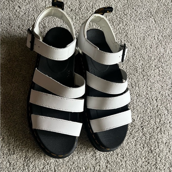 New Dr. Martens Blaire Women’s Size 10 Hydro Leather Platform Gladiator Sandals - Picture 3 of 7